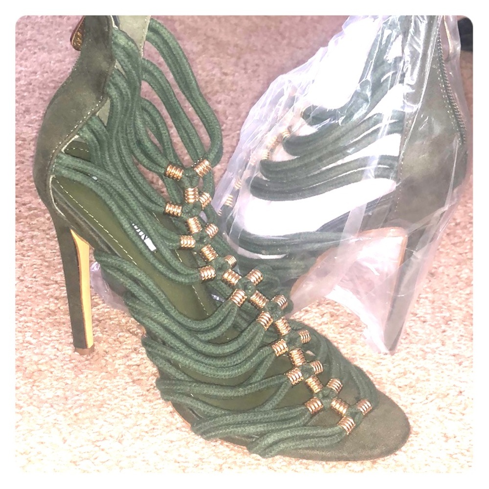 Cape Robbin Army Green with gold hardware heel